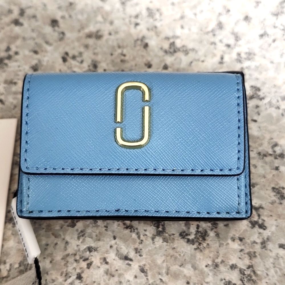 Marc Jacobs Leather Wallet w/Free MJ Earrings